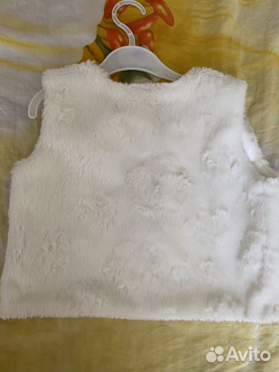 Жилетка для девочки нарядная