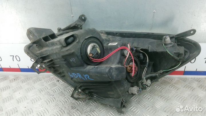 Фара правая Toyota Corolla Verso 2-й рест. 2008