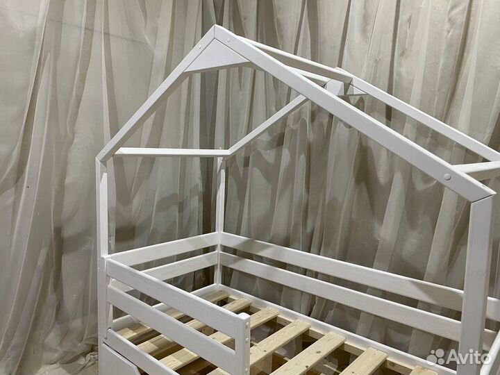 Детская кровать домик