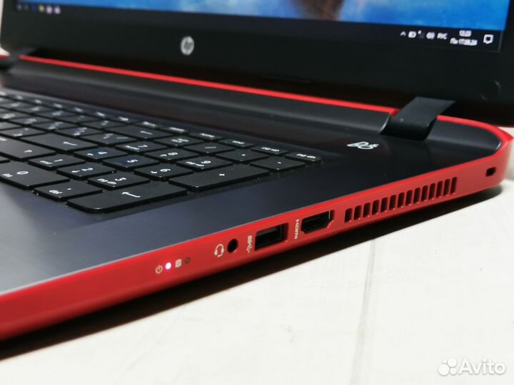 HP Pavilion 17 /AMD A10-8700P/8/480SSD/R8 M365DX