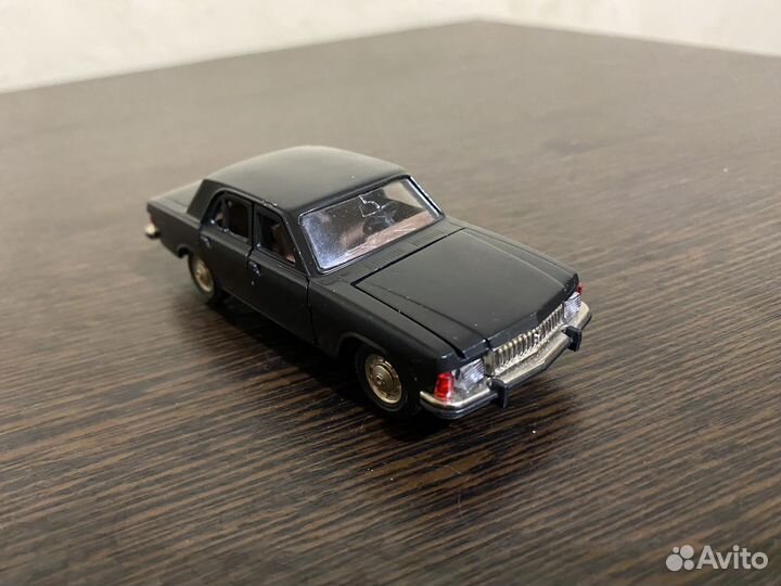Волга газ-3102 1:43 СССР