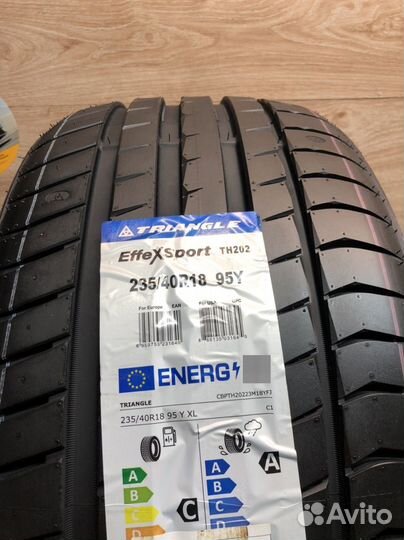 Triangle EffeXSport TH202 235/40 R18 95Y