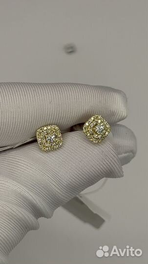 Золотые пусеты с бриллиантами