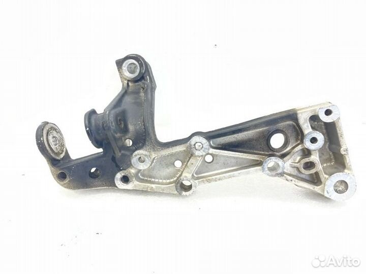 Кронштейн передний левый Volkswagen Golf 6 1.4
