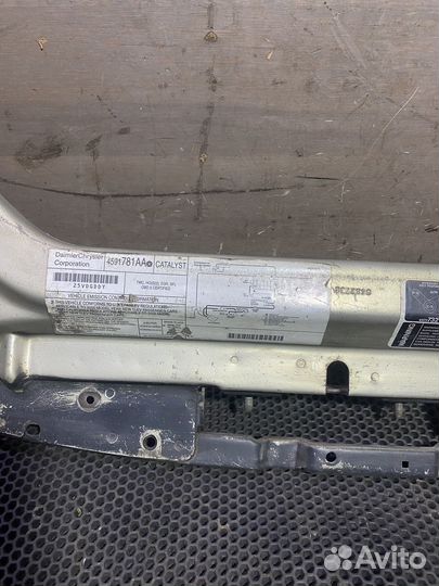 Передняя панель телевизор Chrysler Cirrus Stratus