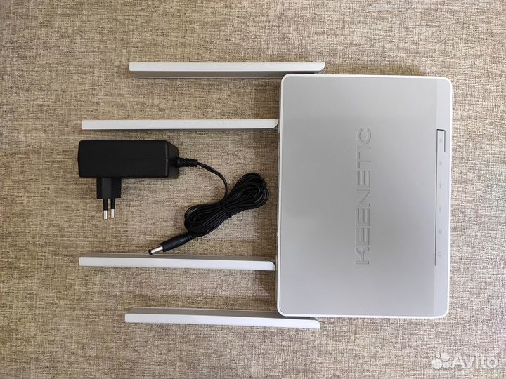 Роутер Keenetic Ultra (KN-1810)