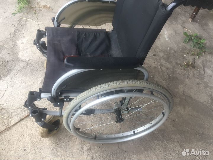 Инвалидная коляска