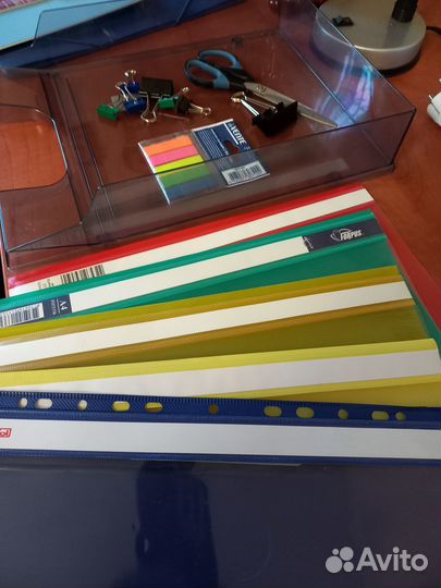 Школьнику настольные канцелярские принадлежности