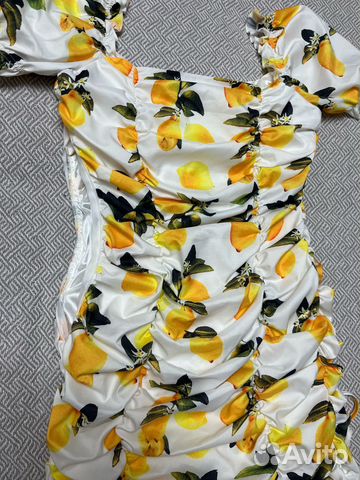 Платье с лимонами