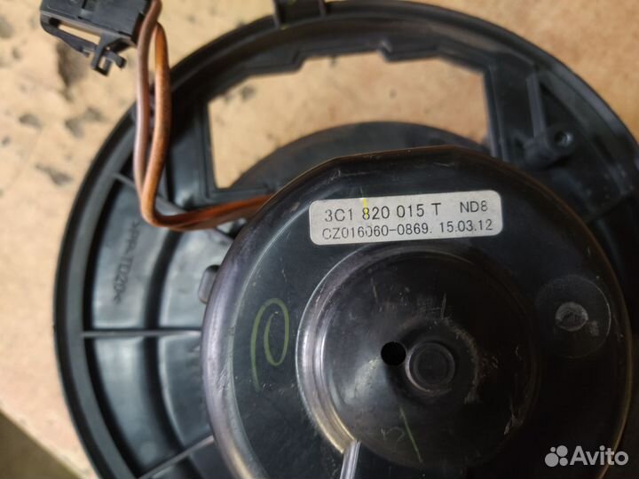 VW Passat B7 Вентилятор печки