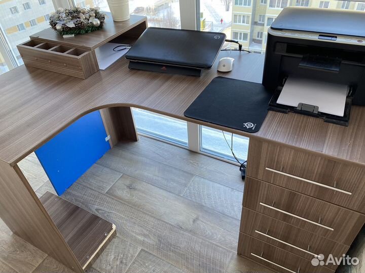 Компьютерный стол