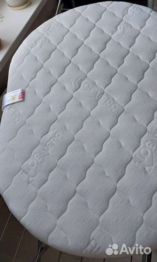 Детская кроватка с продольным маятником овальная