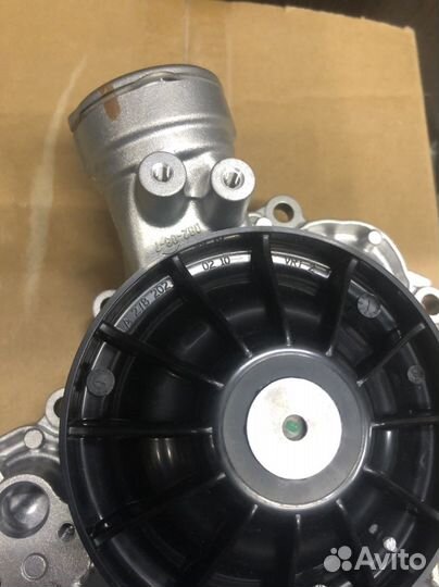 Водяной насос (помпа) системы охлаждения Mercedes