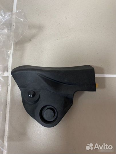 Накладка двери багажника Toyota Rav4