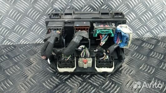 Блок предохранителей dodge journey (GNP05M102)