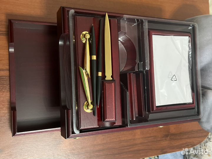 Набор настольный руководителя из дерева