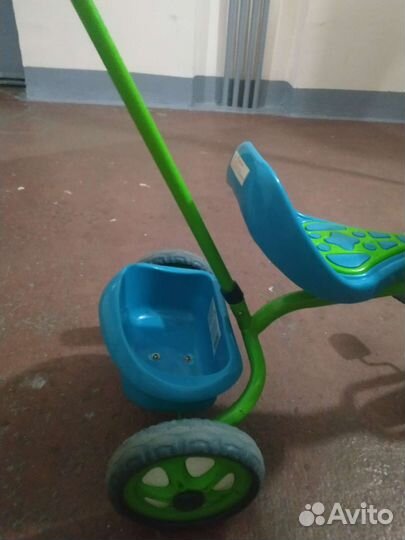 Детский трехколесный велосипед бу