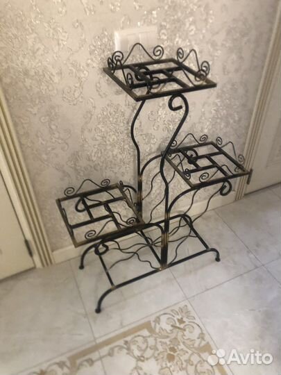 Подставка для цветов напольная металлическая