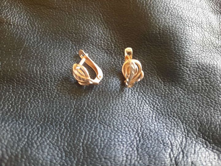 Золотые серьги