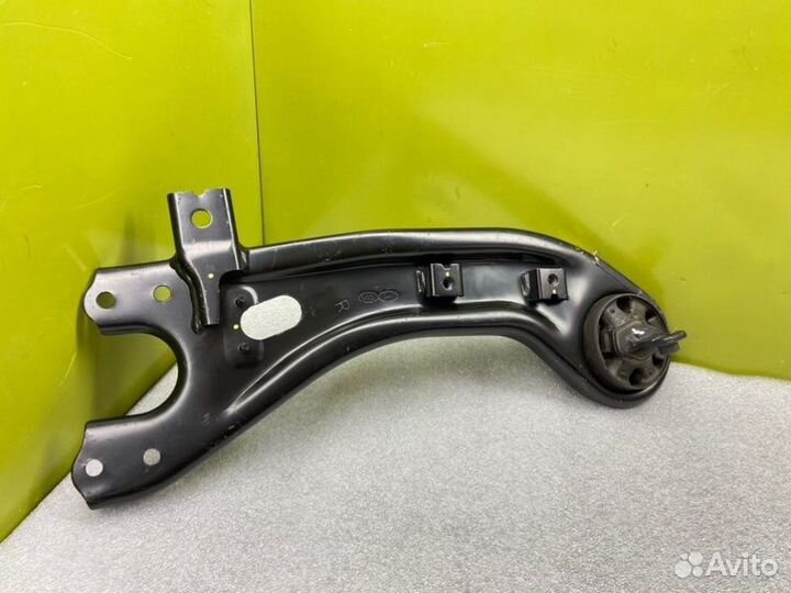 Рычаг задний правый Kia Sorento 2 XM D4HB 2.2 2018