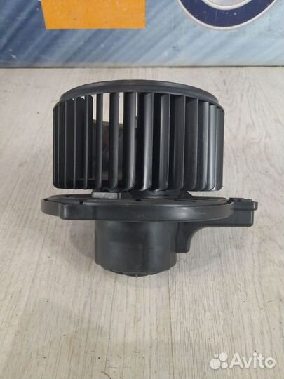 Вентилятор мотор печки отопителя Kia RIO 2