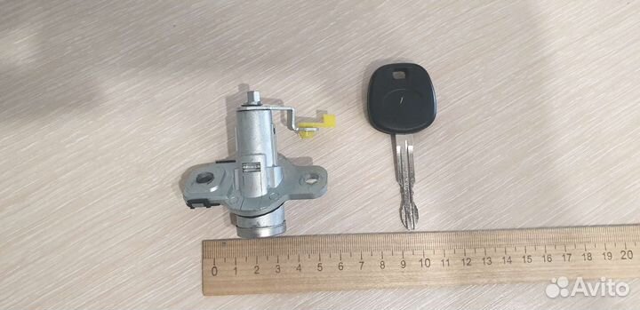 Личинка замка богажника тойота королла