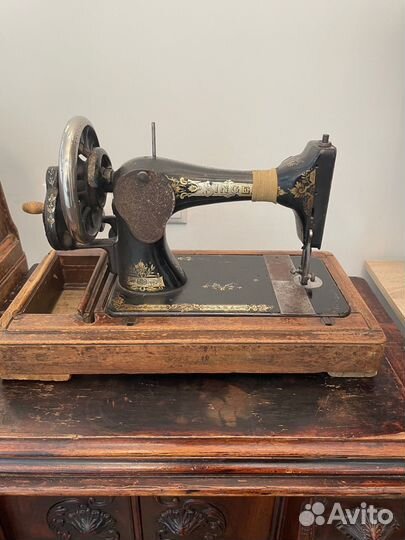 Швейная машина Singer