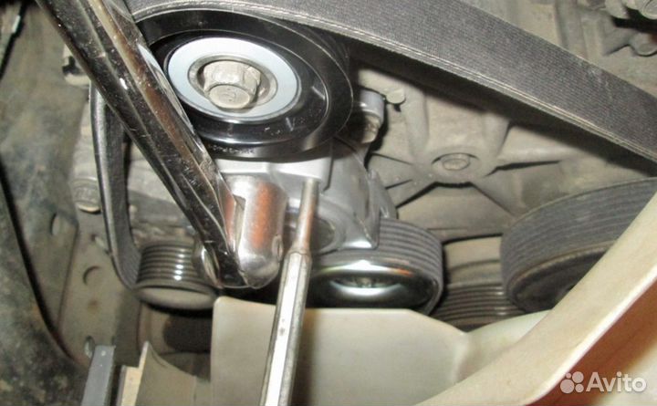 Замена натяжителя Mits. Outlander 2014-2015