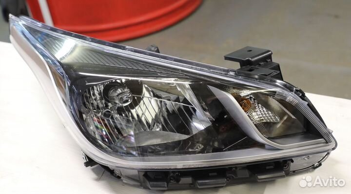 Фара правая Киа Рио Kia Rio 4 с 2017 года