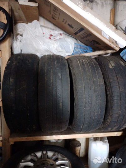 Kumho Road Venture APT KL51 245/70 R16