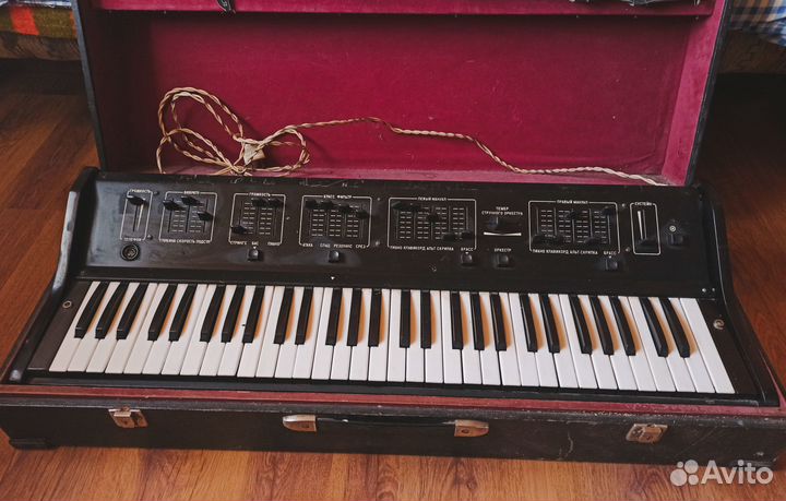 Синтезатор том 1501