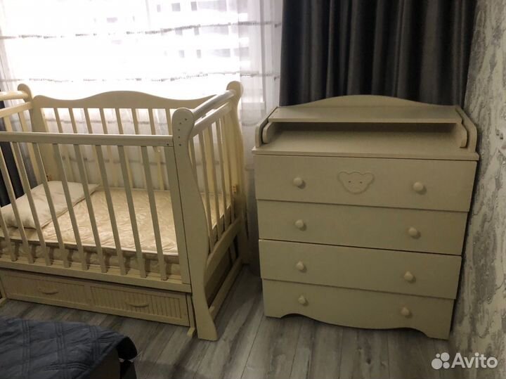 Детская кроватка с пеленальным комодом