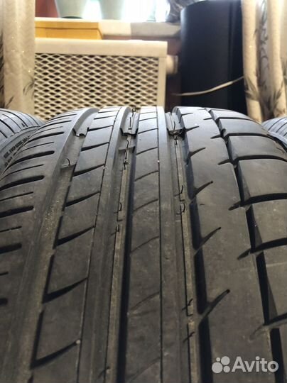 Triangle TH201 Sportex 215/35 R19 85Y