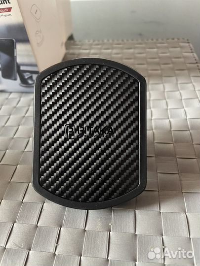 Магнитный держатель в авто pitaka