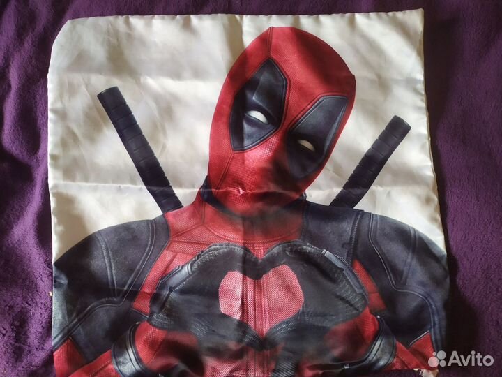 Продам наволочку с Дедпулом