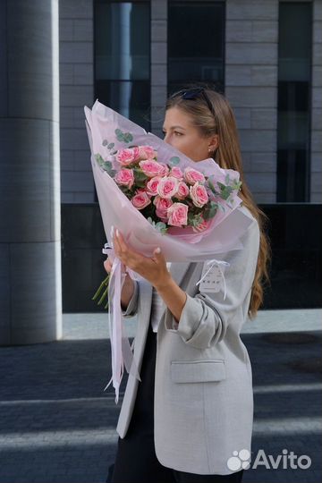 Кустовые розовые розы