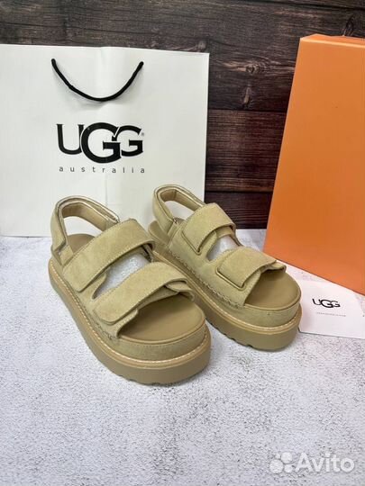 Сандалии на платформе Ugg