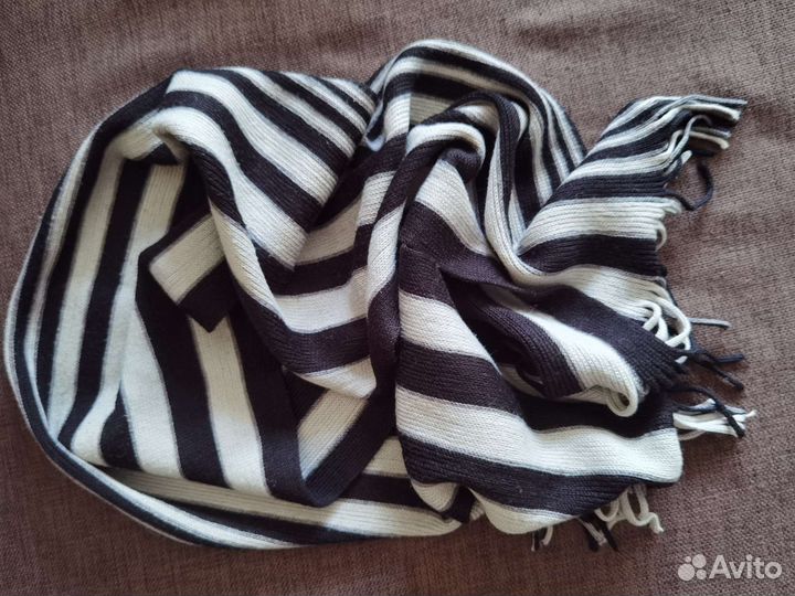 Шарф Venera в черно-серую полоску