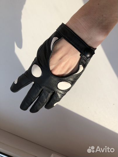 Кожаные перчатки