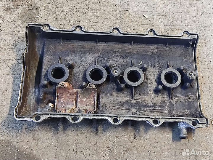 Крышка клапанная левая 4.2 AXQ VW Туарег