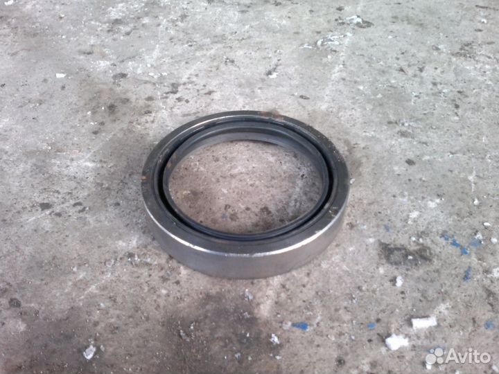 Обойма сальника ступицы Урал-4320