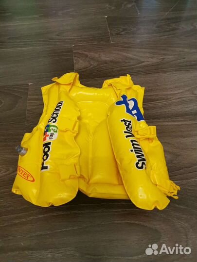 Надувной жилет Intex 58660EU от 3 до 6 лет