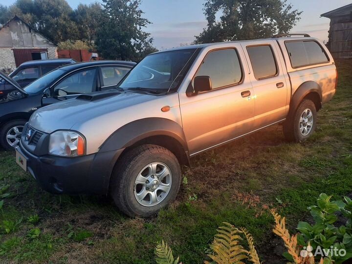 Nissan NP300 2.5 МТ, 2010, 135 000 км