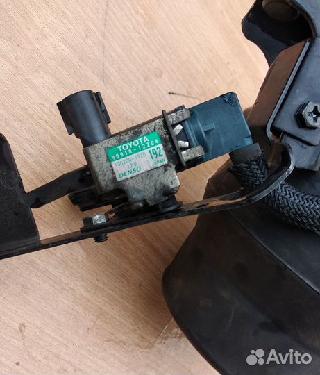 Клапан вакуумный передней подушки Toyota Camry V40