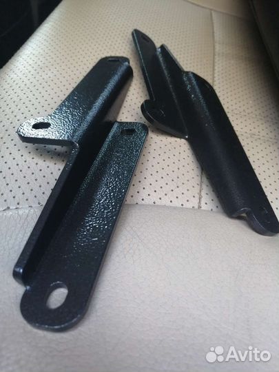 Крепление площадки кофра givi Honda Deauville 700