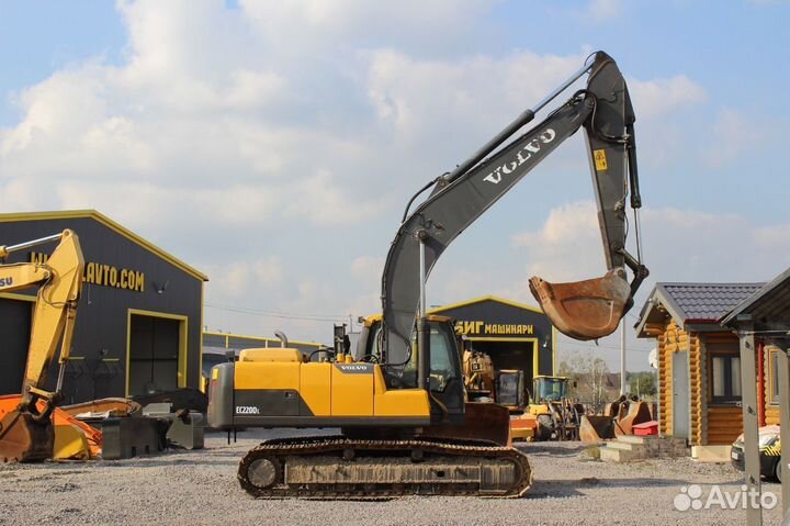 Гусеничный экскаватор Volvo EC220DL, 2014