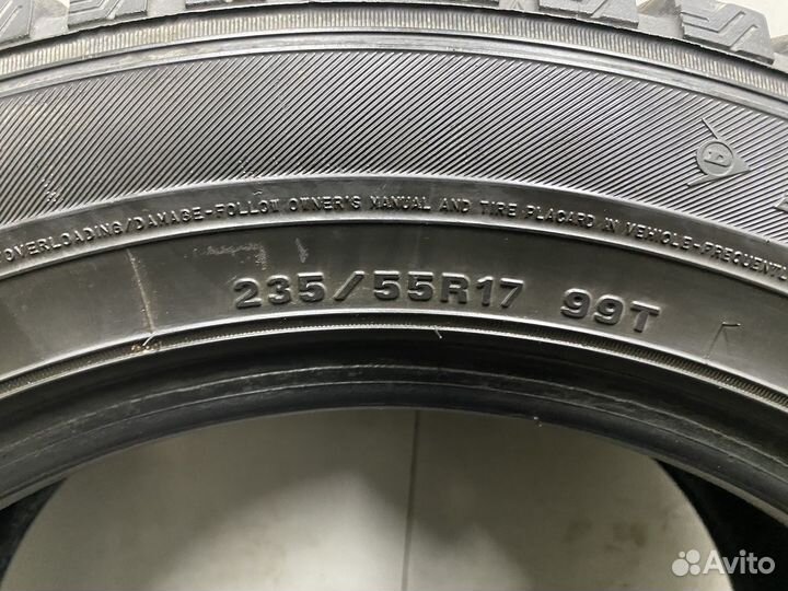 Dunlop SP Winter Ice 01 235/55 R17