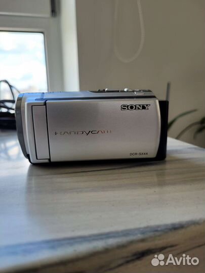 Видеокамера цифровая Sony DCR-SX44