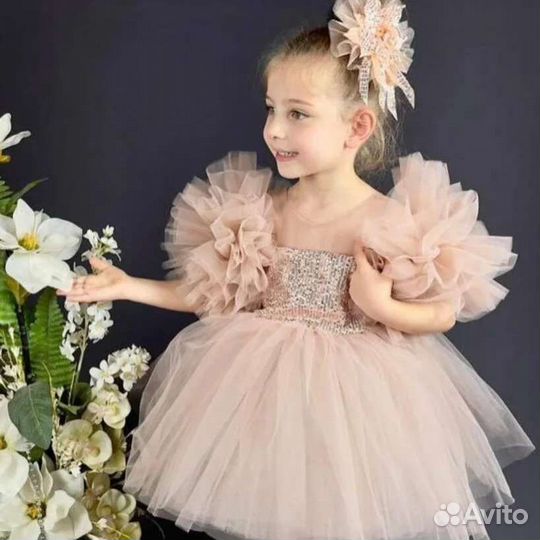 Платье для девочки новое