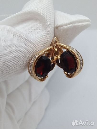 Золотые серьги с фианитами (26630)